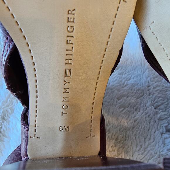 Tommy Hilfiger Womens Peppy Pebbled Leather‎ Peep Toe Heels Sandal 6M Burgundy - Picture 7 of 8